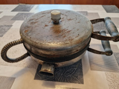Waffeleisen aus dem Jahr 1950 