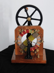 Demonstrationstransformator für Schulversuche, hergestellt von "Leybolds Nachfolger in Cöln" zwischen 1870 und 1919