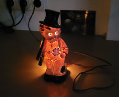 Das ist ein Rauchverzehrer aus dem Jahr 1955.