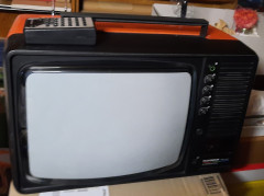 Tragbarer Farb-TV Telefunken 1970er Jahre, funktionsfähig