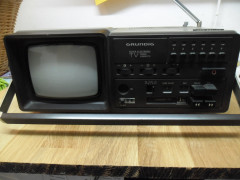 Grundig Triumph 580 TRC, Fernseh-Radio-Cassette, Netz u. Batterie, Baujahr ca. 1980