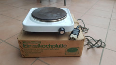 Einzelkochplatte mit Original-Verkaufsverpackung aus Anfang der 70er Jahre. Verkäufer: Neckermann für 29,50 DM. Noch in Gebrauch..