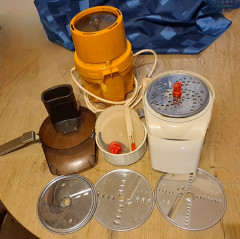 Moulinette  700 Watt aus dem Nachlass meiner Mutter 